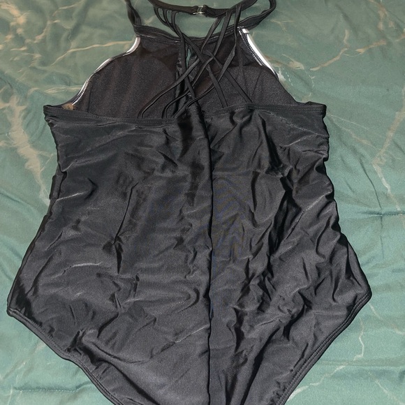 ❌SOLD❌Plus Striped Contrast Mesh One Piece Swimsuit - Picture 7 of 8